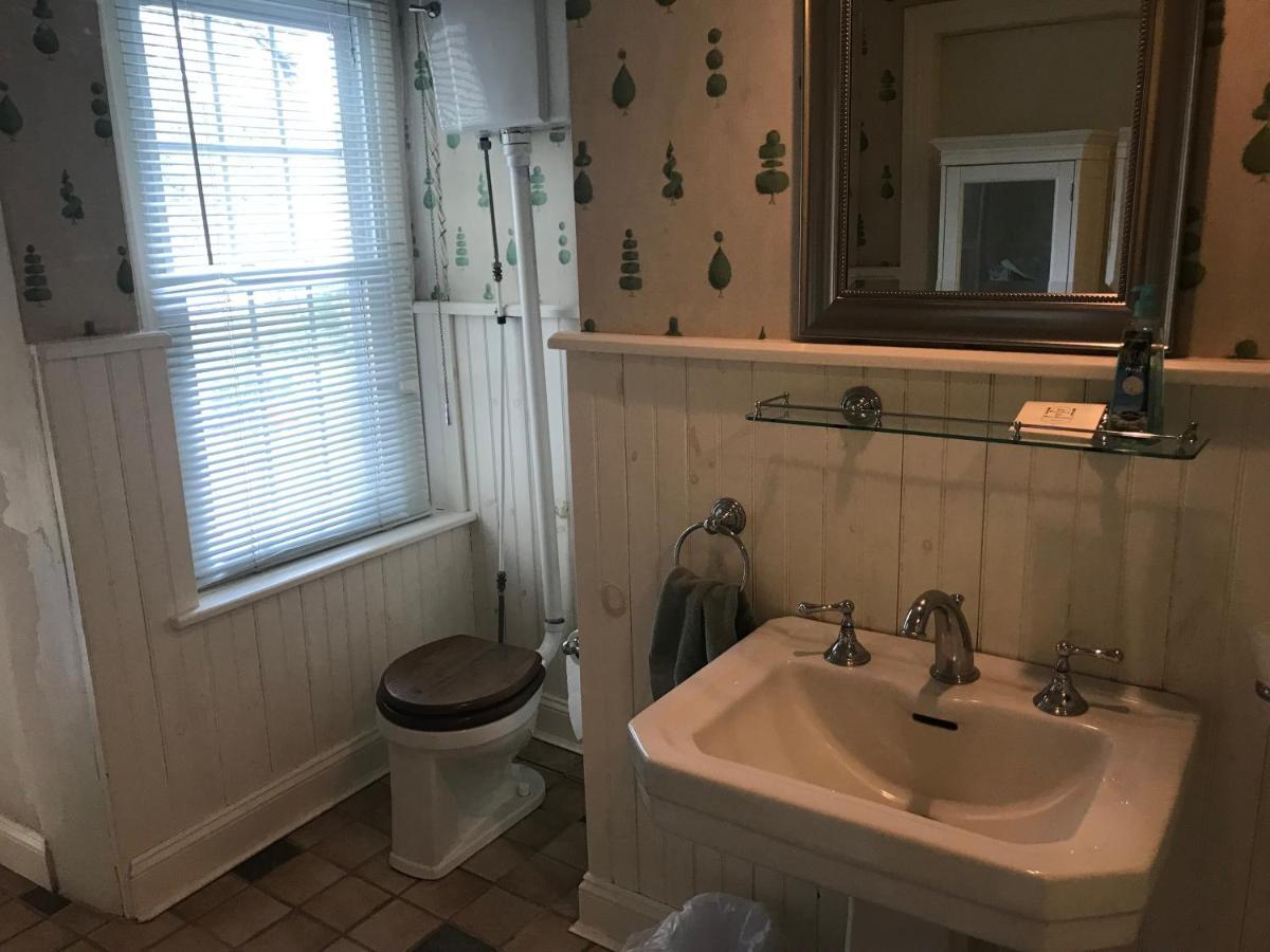 Bed and Breakfast Wild Wisteria Chadds Ford Esterno foto